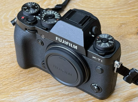 Fujifilm X-T1 Digital Camera Body - MINT - low usage