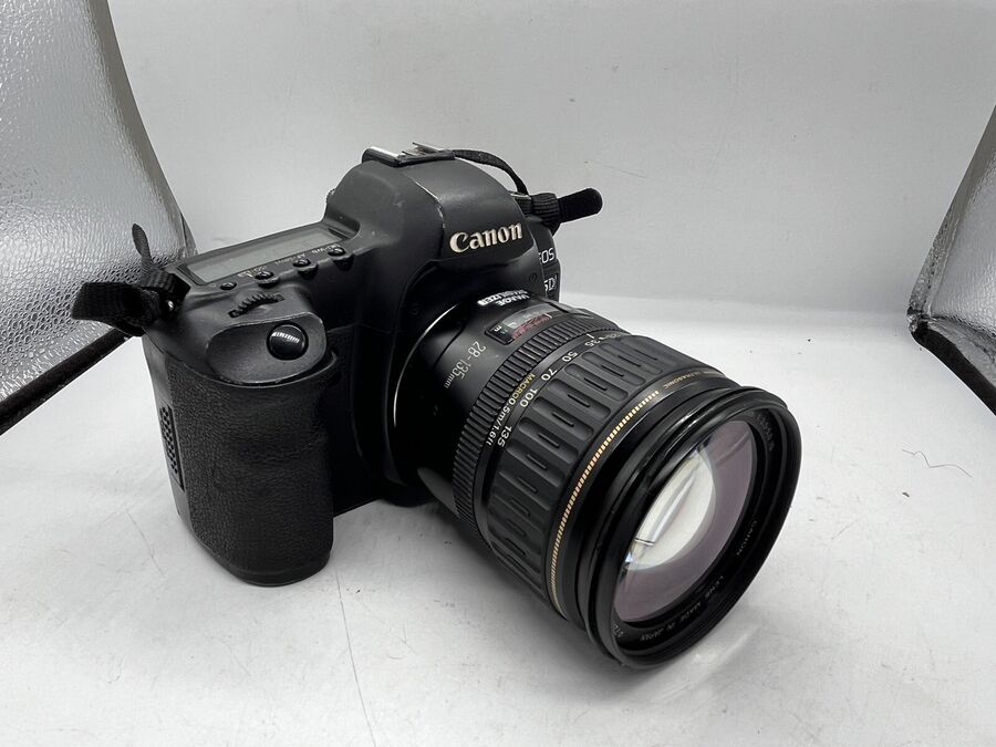 Canon EOS 5D Mark II Digital SLR Camera + 28-135mm Lens