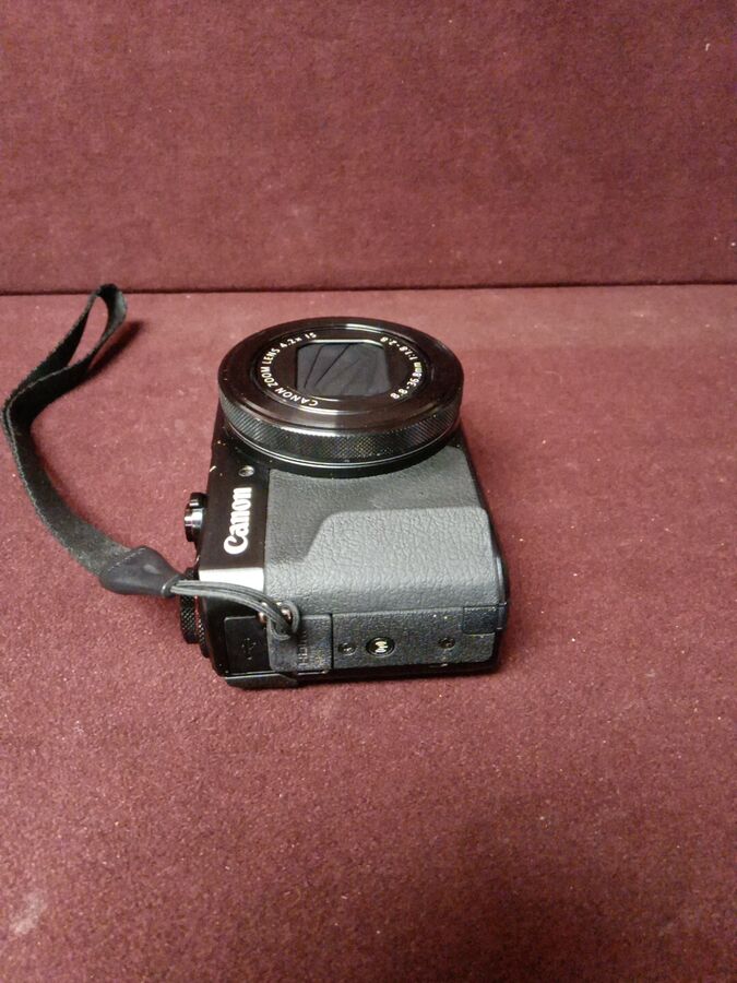 Canon PowerShot G7 X Mark II ( 8.8-36.8mm 1:1.8-2.8 ) w / Case- Used