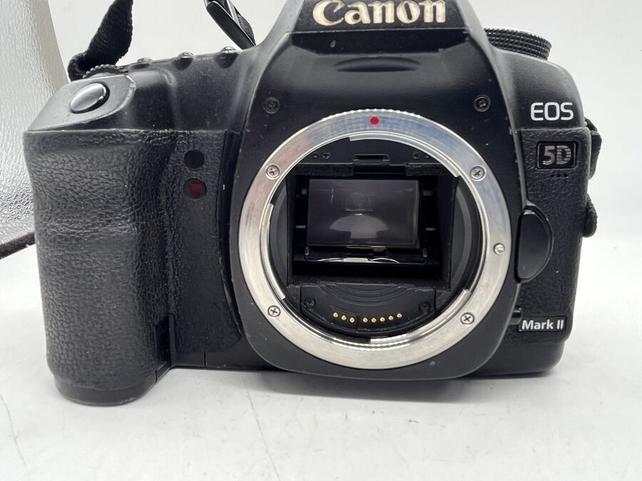 Canon EOS 5D Mark II Digital SLR Camera + 28-135mm Lens