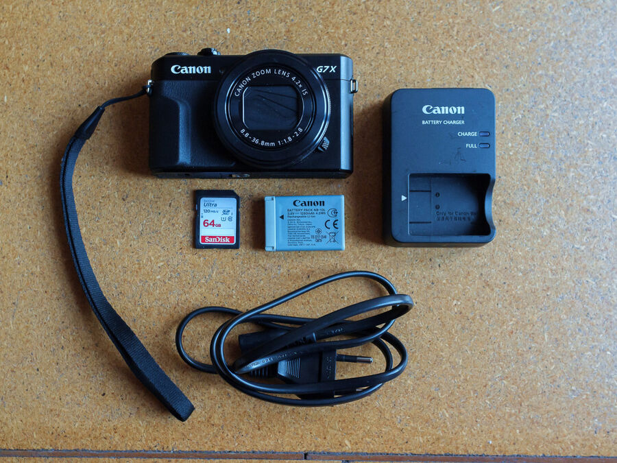 Canon PowerShot G7 X Mark II 20.1MP Compact Digital Camera